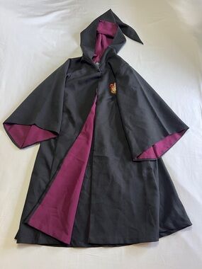 The Wizarding World of Harry Potter Universal Orlando Gryffindor Robe